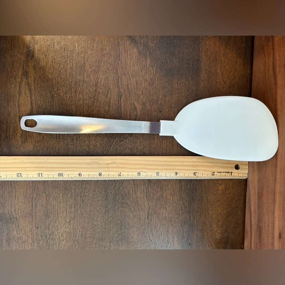 Tovolo Stainless White and Silver Spatula 12 Inch Long Honeycomb Pattern in EUC.